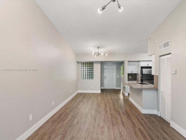 Building Photo - 155 NW 96th Terrace