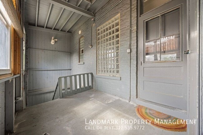 Building Photo - 1124 N Wolcott Ave