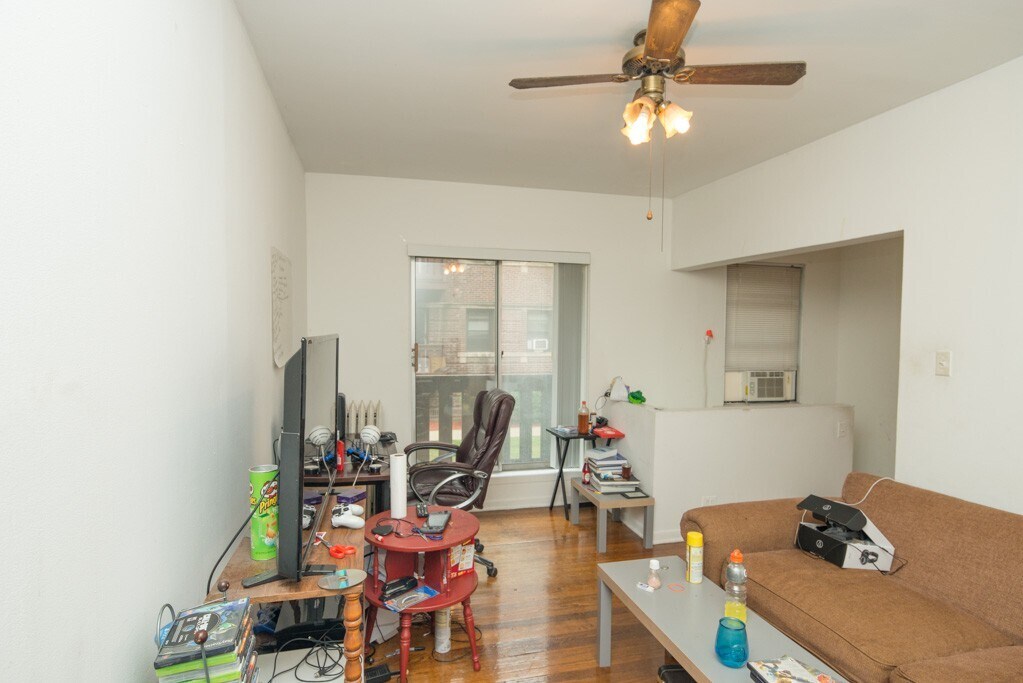 Building Photo - 2959 N Halsted St