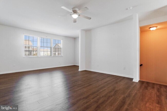 Building Photo - 22 Vespucci Ln