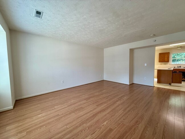 Building Photo - 2 Bed near VRE in Spotsylvania