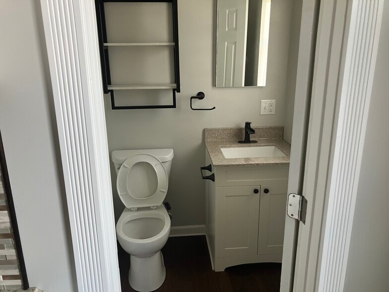 Building Photo - 118 E Sandusky St