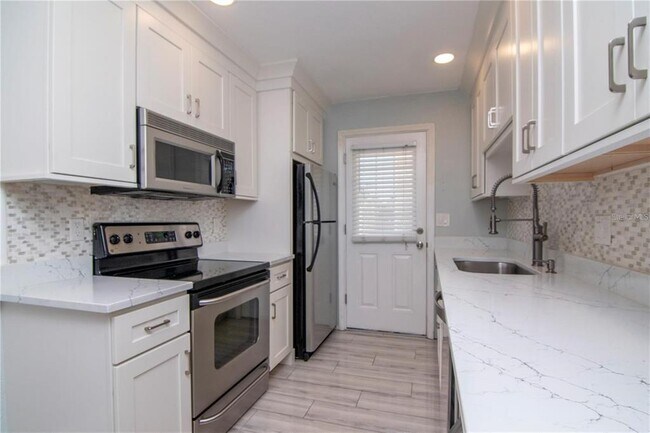 Building Photo - 208 Danube Ave