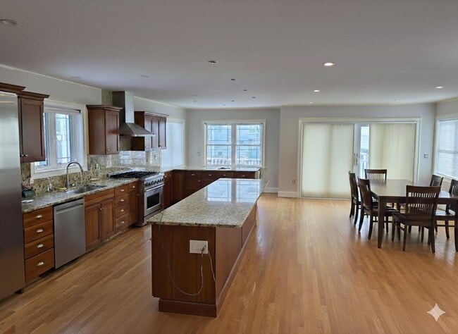 Building Photo - 112 Ocean Dr