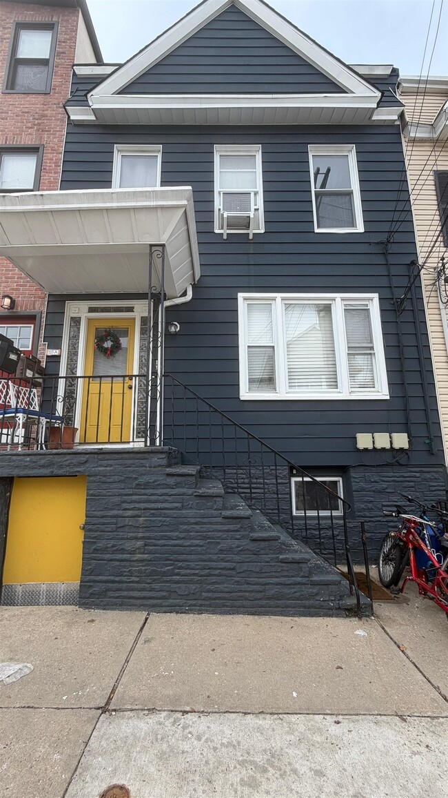 Building Photo - 137A Dekalb Ave