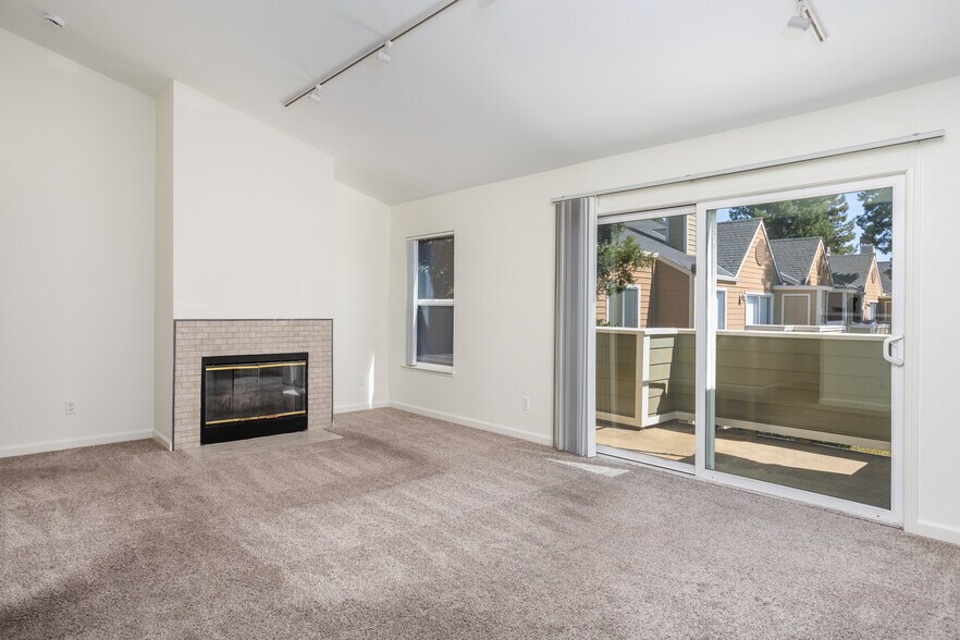 High, vaulted ceilings - Freshly painted walls - Lots of natural light through the day - 140 Reflections Dr