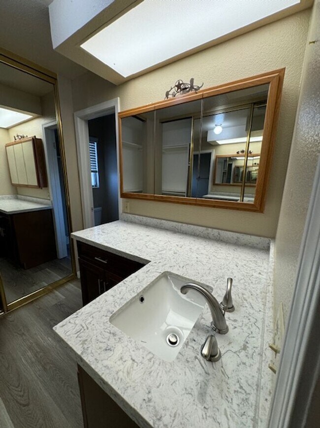 Building Photo - Beautiful Home in the Heart of Hemet