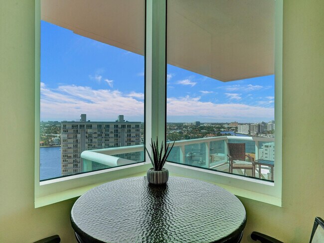 Building Photo - 101 S Fort Lauderdale Beach Blvd