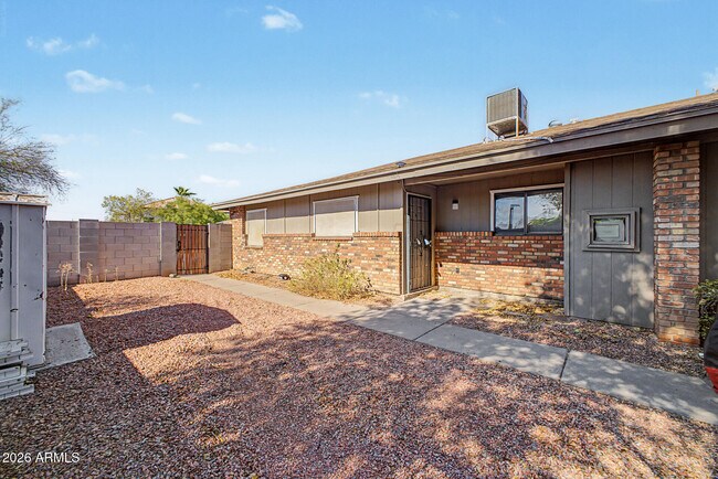Building Photo - 2931 E Beck Ln