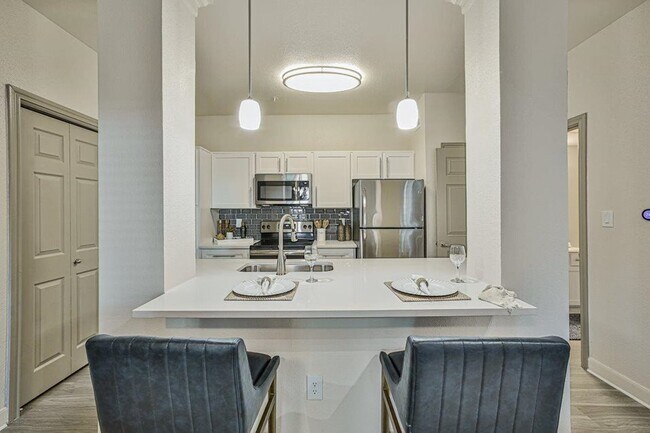 Primary Photo - Up to 3 Weeks Free Rent & a Little Somethi...