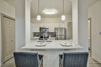Building Photo - Up to 3 Weeks Free Rent & a Little Somethi...