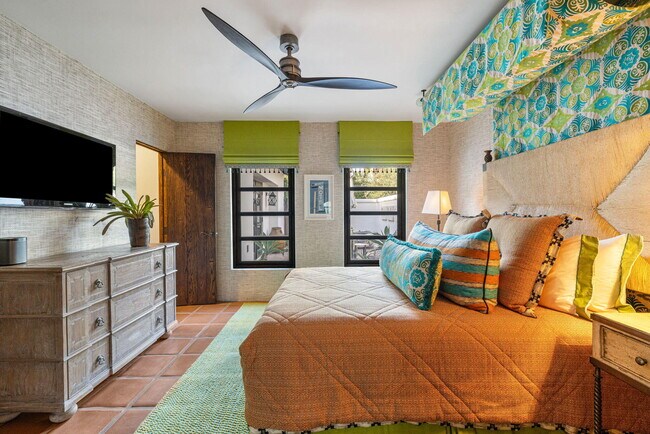 Building Photo - 535 N Belardo Rd