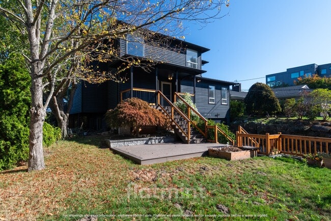 Building Photo - 4444 29th Ave W