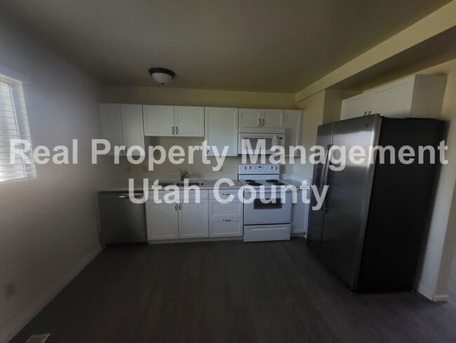 Building Photo - 1056 Ellen Cir