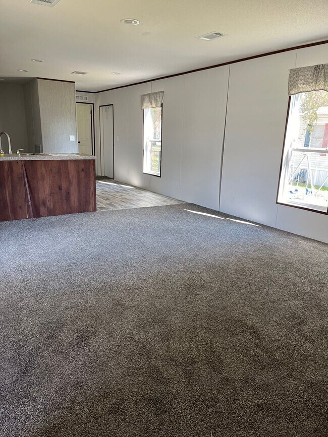 Building Photo - Blandford Living 2