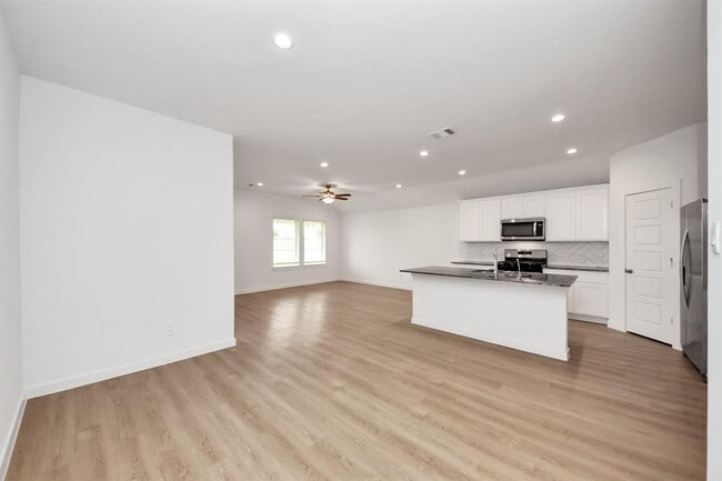 Building Photo - 1306 Palm Tree Ln