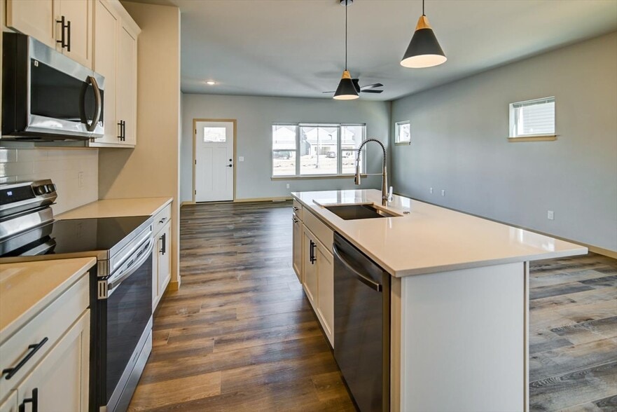 Building Photo - 4831 Suelo Rd