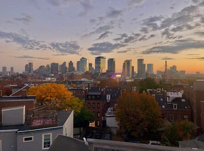 Building Photo - 64 Chestnut St