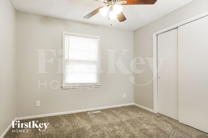 Building Photo - 16905 Lea Ave