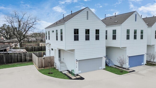 Building Photo - 5218 Burress Springs Ln