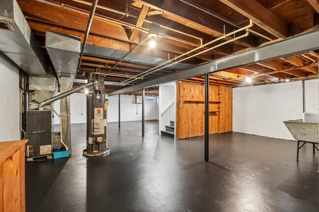 Building Photo - 2223 Grove Ave