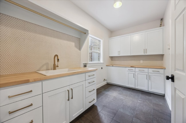 Building Photo - 5908 Down Valley Ct