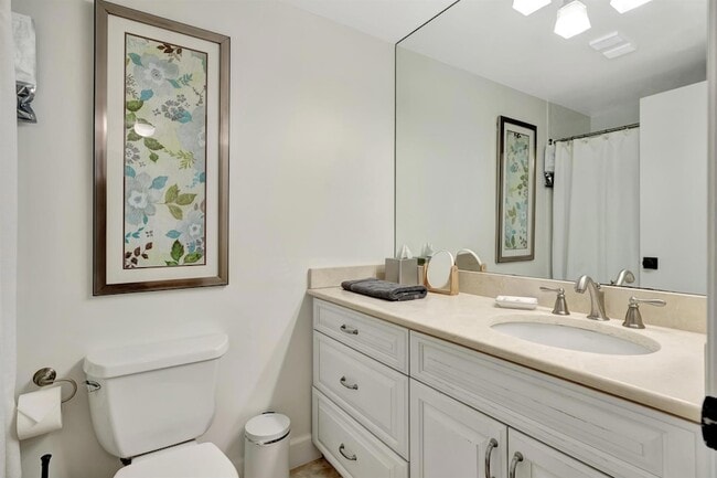 Building Photo - 353 S US Hwy 1