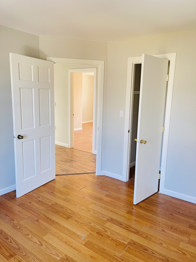 Primary Photo - 222 E Barthman Ave