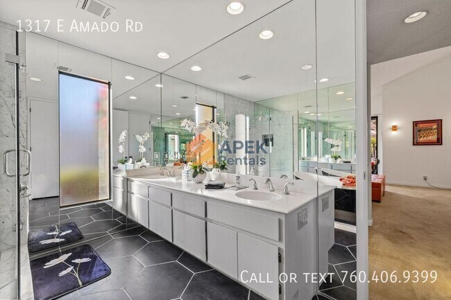 Building Photo - 1317 E Amado Rd