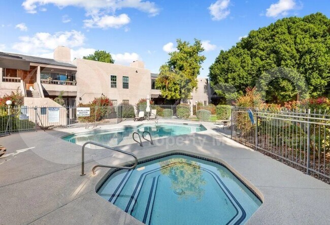 Building Photo - 5998 N 78th St