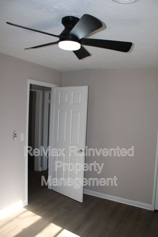 Building Photo - 301 Jehossee Dr SE