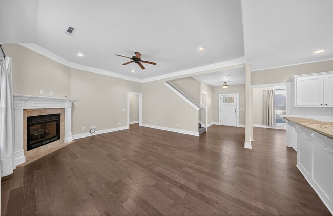 Building Photo - Great Home in Qiuet Friendly Neighborhood ...