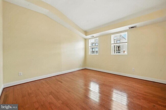 Building Photo - 408 Kennedy St NW