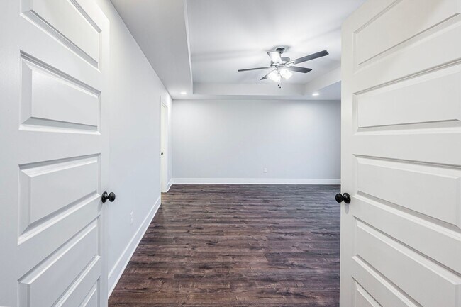 Building Photo - 809/811 Rodeo Lane