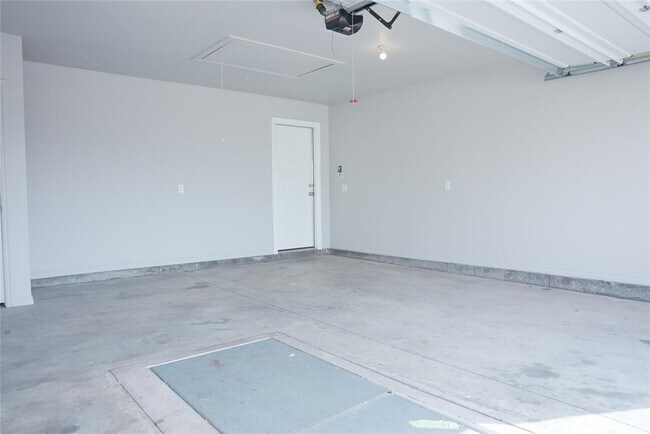 Building Photo - 5216 Bing Cir