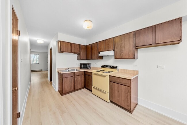 Building Photo - 3612 W 55th St