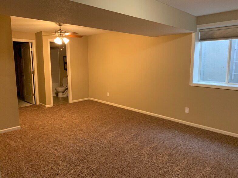 Lower Level Bed/Bath - 1631 N 127th St