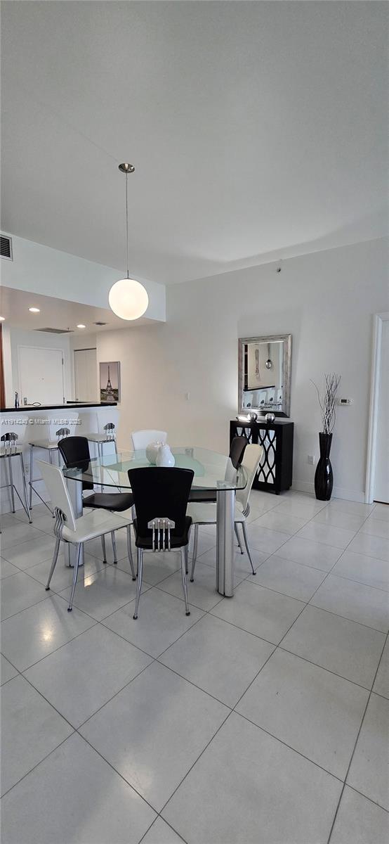 Building Photo - 7901 Hispanola Ave