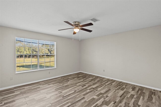 Building Photo - 2729 Main St