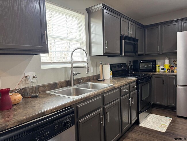 Building Photo - 5911 N 166th St