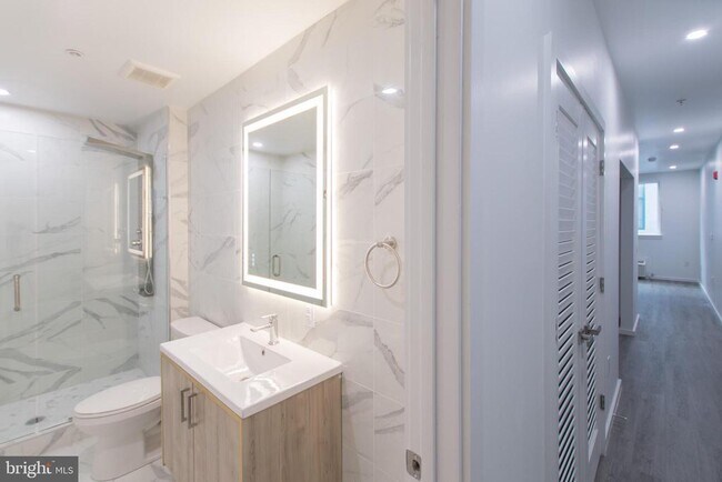 Building Photo - 1201 Vine St