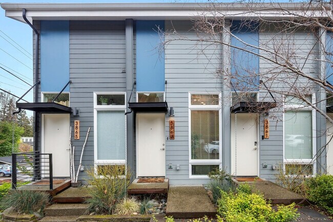 Building Photo - 3843 20th Ave SW