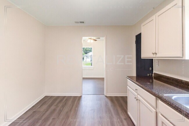 Building Photo - 253 10th Ave