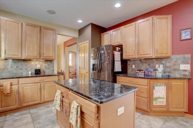 Building Photo - Stunning Longmont Home with Professional Finishes & Exceptional Privacy
