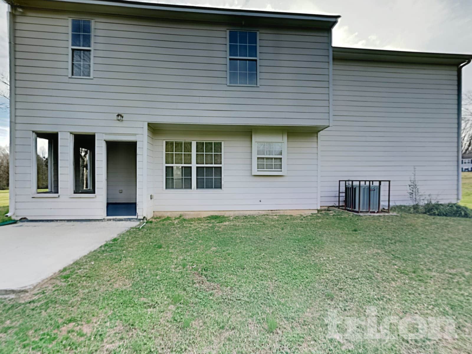 Building Photo - 936 Edgewood Ln