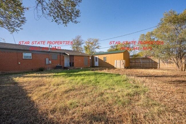 Building Photo - Beautiful 3 bed across from school