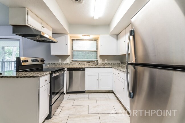 Building Photo - 3 BR/1BA | Newly Renovated Single Family Home | 1-Car Covered Parking | Shaded Yard!