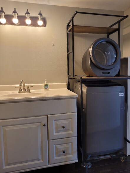 Building Photo - 22100 Burbank Blvd