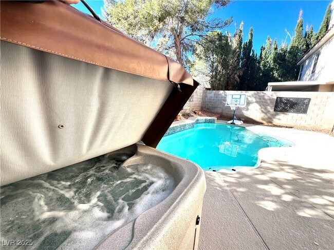 Building Photo - 9449 Amber Valley Ln