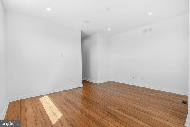 Building Photo - 1548 S 25th St